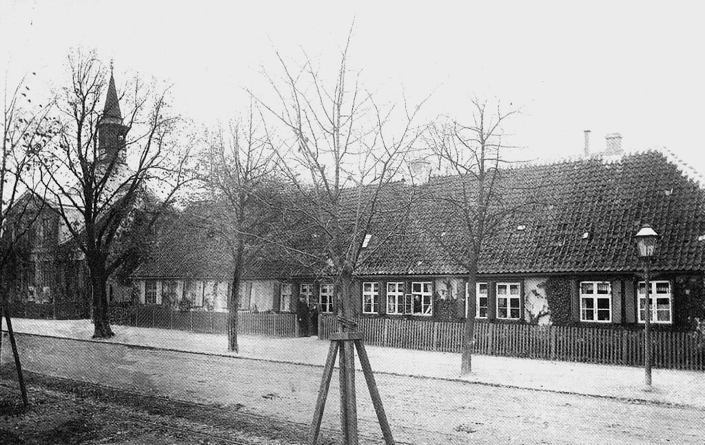 pilealle3klokkerbolig1910.jpg